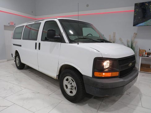 Used 2008 Chevrolet Express 1500 image 1
