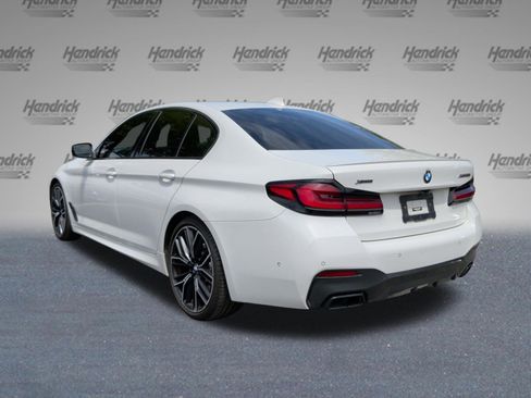 Used 2022 BMW M550i xDrive w/ Dynamic Handling Package image 9