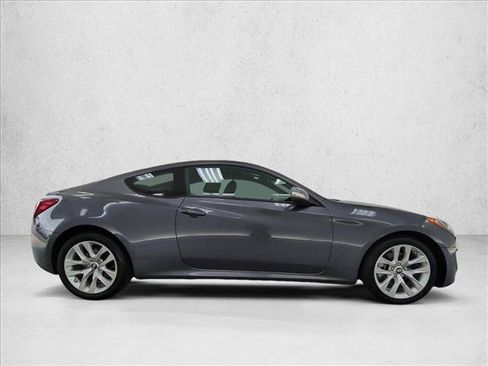 Used 2016 Hyundai Genesis 3.8 RWD image 4