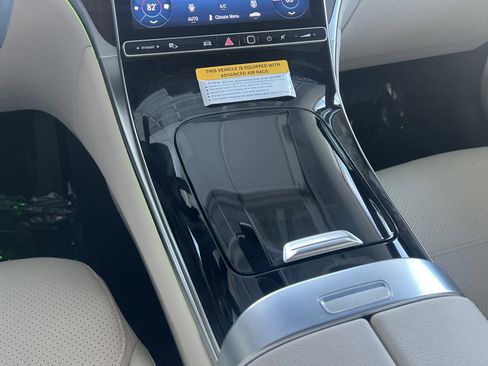 Certified 2025 Mercedes-Benz GLC 300 image 37