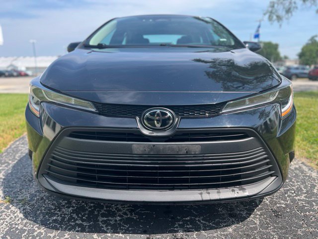 Used 2023 Toyota Corolla LE FWD image 3
