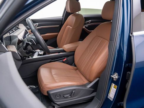 Used 2019 Audi e-tron Premium Plus image 15