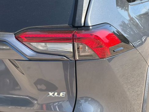 Used 2019 Toyota RAV4 XLE w/ Carpet Mat Package FWD image 32