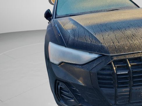 Used 2022 Audi Q3 2.0T Premium w/ Black Optic Sport Package image 10