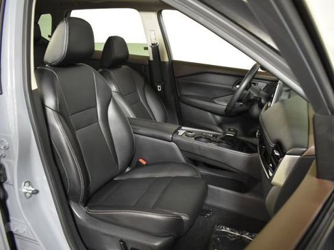 Used 2023 Nissan Rogue SL AWD/4WD image 34