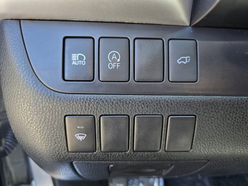 Used 2017 Toyota Highlander SE AWD/4WD image 40