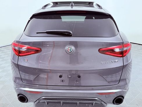 Used 2023 Alfa Romeo Stelvio Veloce AWD/4WD image 4
