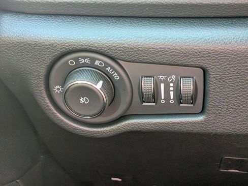 New 2026 Chrysler Pacifica Select image 20