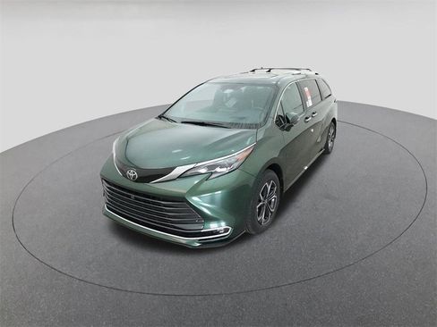 New 2026 Toyota Sienna Platinum image 16