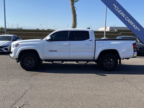Used 2022 Toyota Tacoma SR5 RWD image 3