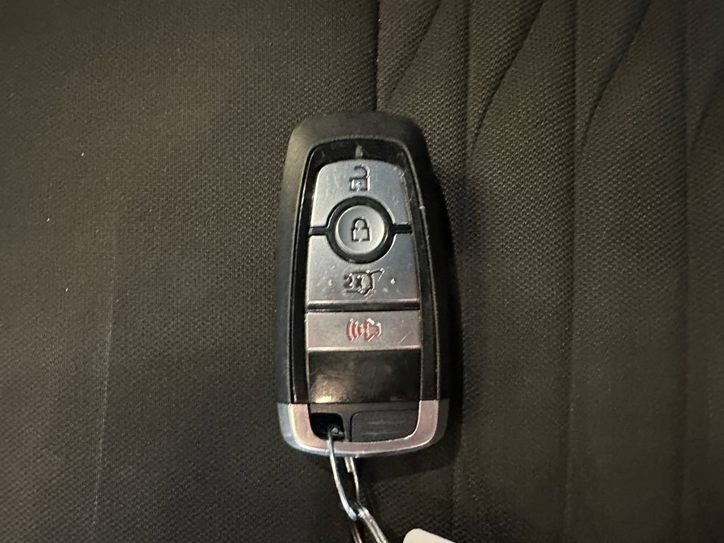 Used 2021 Ford Explorer XLT AWD/4WD image 17