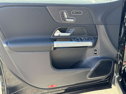 New 2025 Mercedes-Benz EQB 300 4MATIC image 16