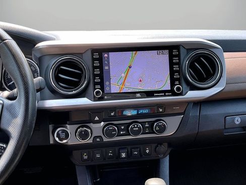 Used 2021 Toyota Tacoma Limited AWD/4WD image 11