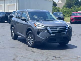 Used 2024 Nissan Rogue S AWD/4WD video 1