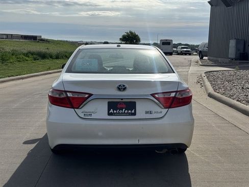 Used 2015 Toyota Camry XLE w/ Moonroof Package FWD image 6