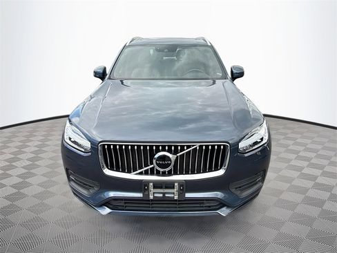 Used 2022 Volvo XC90 T6 Momentum image 2