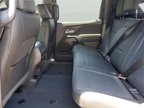 New 2025 Chevrolet Silverado EV LT image 10