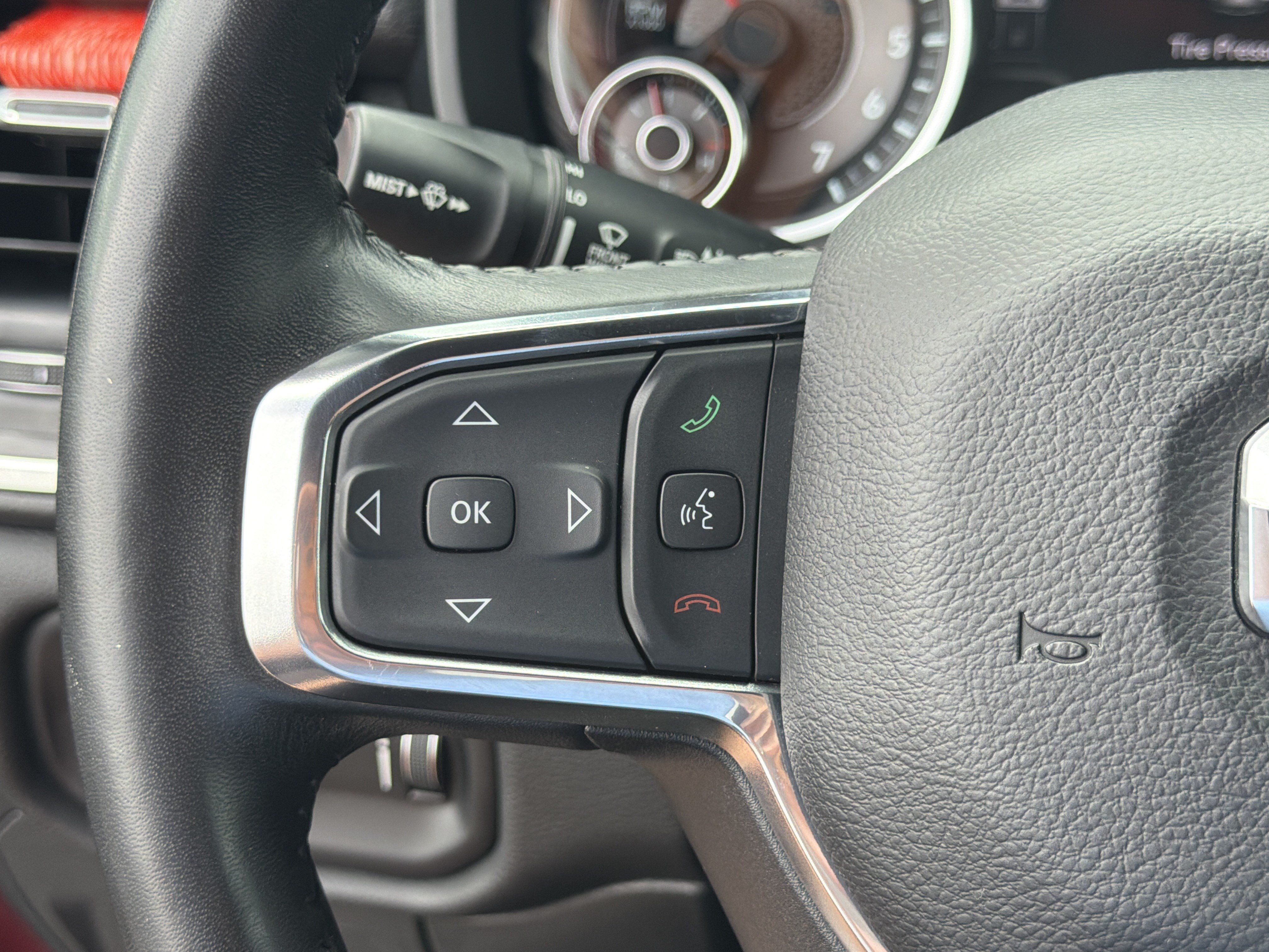 Used 2024 RAM 1500 Laramie RWD image 24