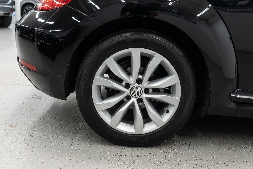 Used 2013 Volkswagen Beetle TDI FWD image 26