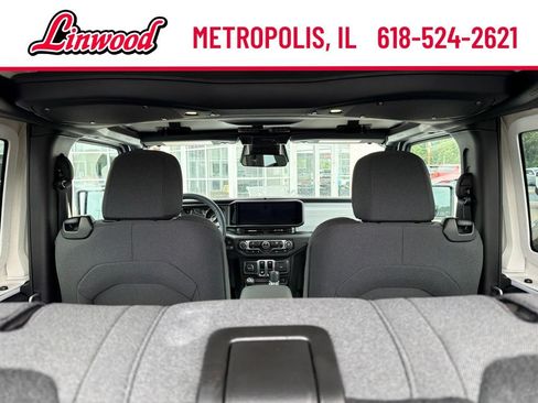 Used 2025 Jeep Wrangler Sport AWD/4WD image 14