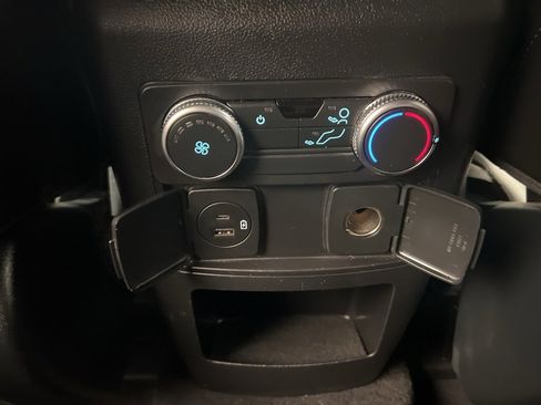 Certified 2021 Ford Explorer XLT w/ Equipment Group 202A image 32