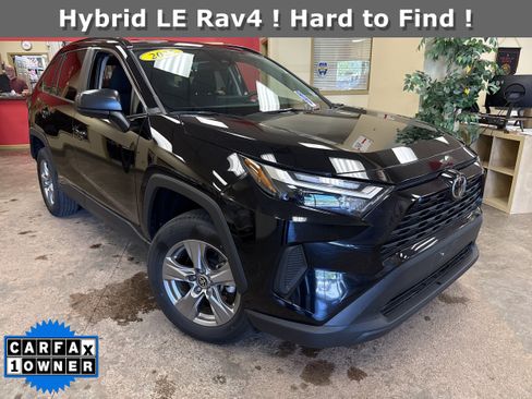 Used 2025 Toyota RAV4 LE AWD/4WD image 1