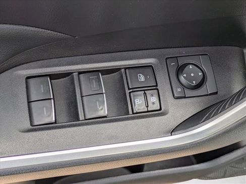 Used 2023 Toyota RAV4 AWD Hybrid image 9