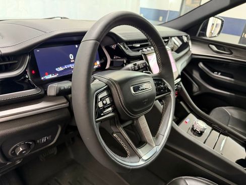 Used 2023 Jeep Grand Cherokee L Overland w/ Rear Seat Video Group I image 18