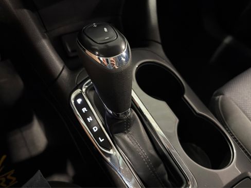 Used 2018 Chevrolet Cruze LT w/ Convenience Package image 32