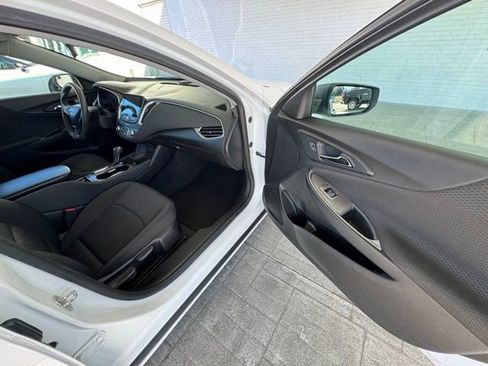 Used 2020 Chevrolet Malibu LS image 15