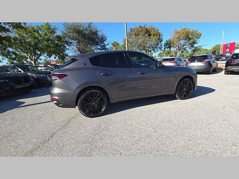 Used 2022 Maserati Levante Modena image 32