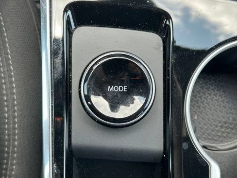 Used 2026 Chevrolet Equinox LT FWD image 24