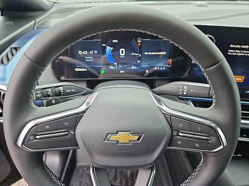 New 2026 Chevrolet Equinox EV LT AWD/4WD image 16