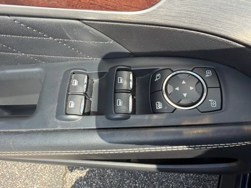 Used 2017 Ford Explorer Platinum AWD/4WD image 19