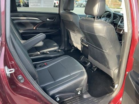Used 2018 Toyota Highlander Limited image 28
