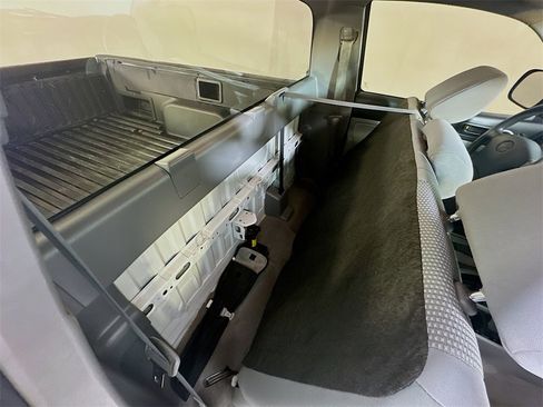 Used 2006 Toyota Tacoma 2WD Regular Cab image 12