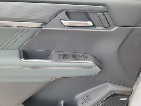 New 2026 GMC Acadia AT4 w/ Luxury Package AWD/4WD image 15