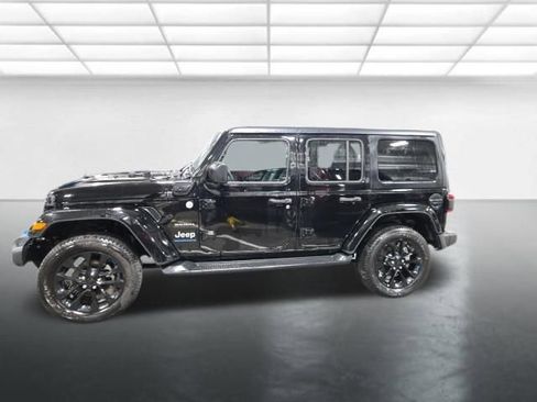 Used 2023 Jeep Wrangler Unlimited Sahara w/ Cold Weather Group image 8