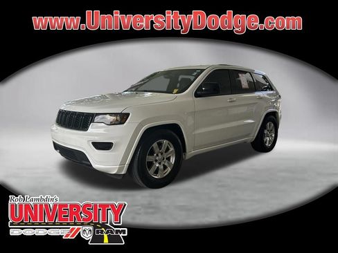 Used 2017 Jeep Grand Cherokee Altitude RWD image 1