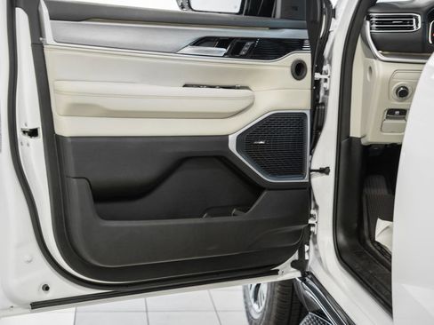 New 2026 Jeep Grand Wagoneer 4WD image 45