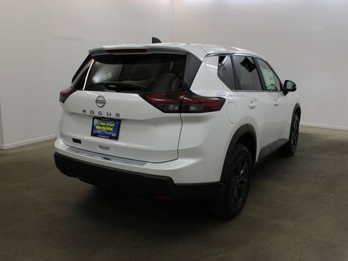 New 2026 Nissan Rogue SV FWD image 5