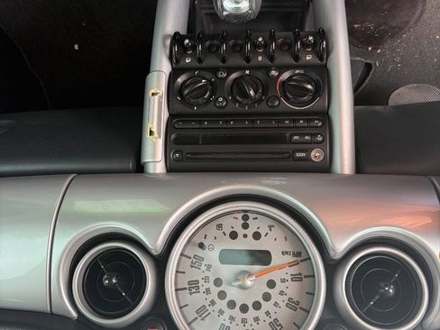 Used 2006 MINI Cooper Hardtop FWD image 12