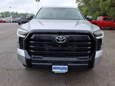Used 2022 Toyota Tundra SR w/ SR Tow Package AWD/4WD image 9