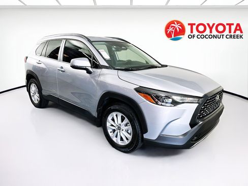 Used 2024 Toyota Corolla Cross LE w/ Moonroof Package image 1