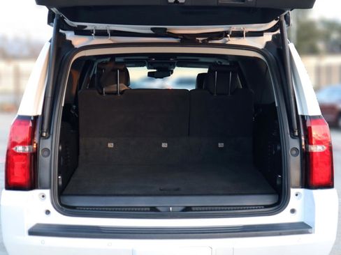 Used 2020 Chevrolet Suburban LT image 5