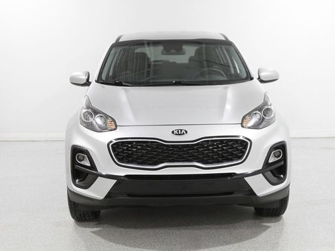 Used 2022 Kia Sportage LX image 2