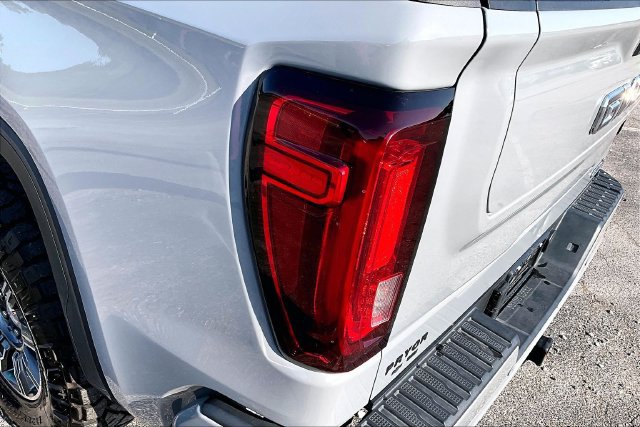 Used 2024 GMC Sierra 1500 AT4 w/ Technology Package AWD/4WD image 24