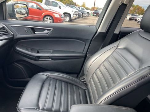 Used 2023 Ford Edge SEL image 11