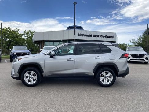 Used 2019 Toyota RAV4 XLE AWD/4WD image 3