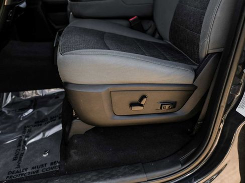 Used 2016 RAM 2500 SLT image 28